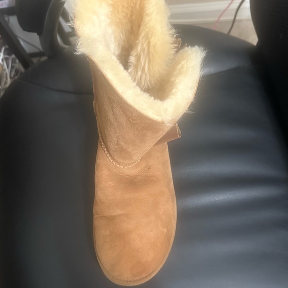 UGG Brown Boots with Bow Accent - Picture 15 of 17